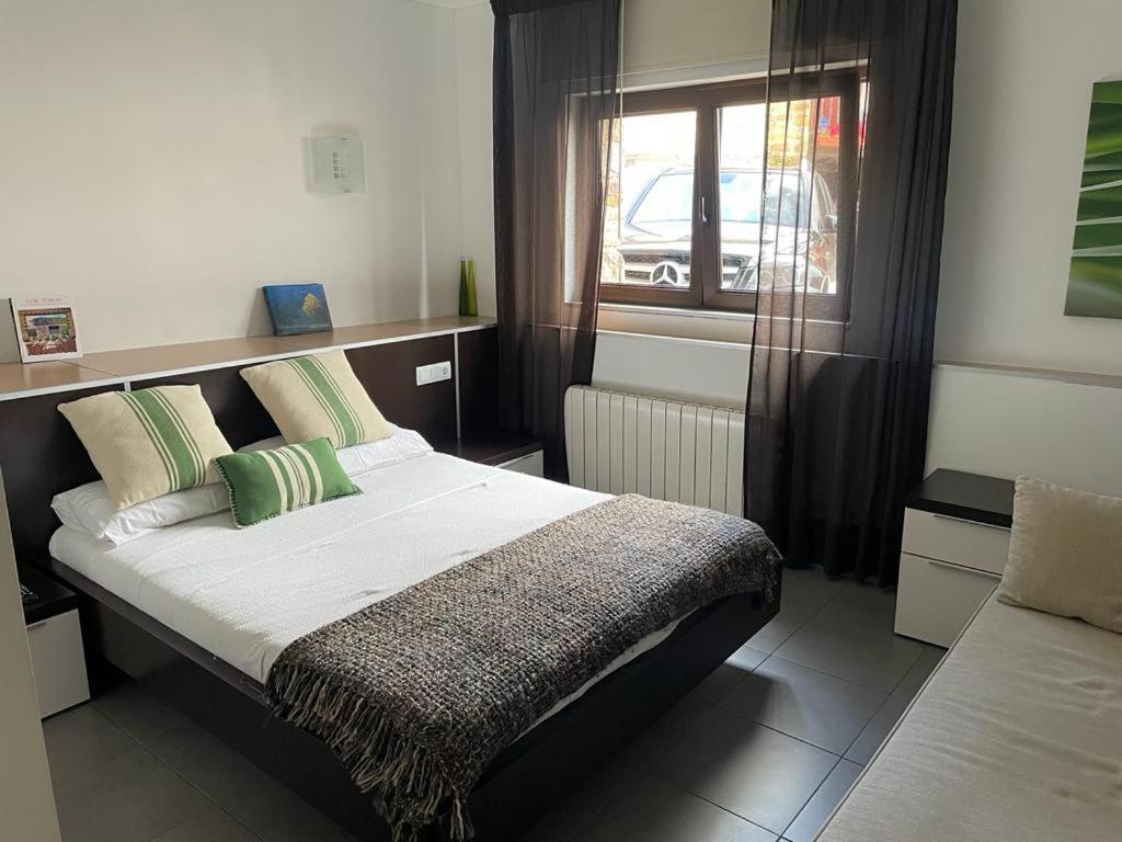 Apartamentos Los Tojos Colsa Eksteriør bilde